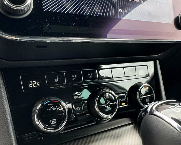 Білий Шкода Суперб, об'ємом двигуна 1.97 л та пробігом 212 тис. км за 27999 $, фото 47 на Automoto.ua