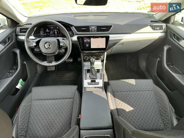 Білий Шкода Суперб, об'ємом двигуна 1.97 л та пробігом 56 тис. км за 28000 $, фото 16 на Automoto.ua