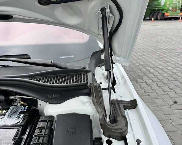 Білий Шкода Суперб, об'ємом двигуна 1.97 л та пробігом 212 тис. км за 27999 $, фото 92 на Automoto.ua