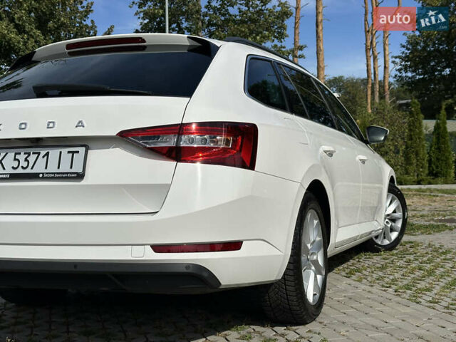 Білий Шкода Суперб, об'ємом двигуна 1.97 л та пробігом 56 тис. км за 28000 $, фото 4 на Automoto.ua