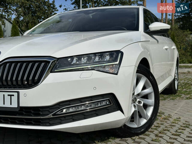 Білий Шкода Суперб, об'ємом двигуна 1.97 л та пробігом 56 тис. км за 28000 $, фото 2 на Automoto.ua