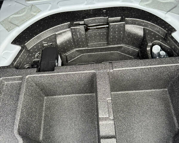 Білий Шкода Суперб, об'ємом двигуна 1.97 л та пробігом 212 тис. км за 27999 $, фото 84 на Automoto.ua