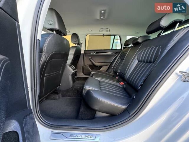 Білий Шкода Суперб, об'ємом двигуна 1.4 л та пробігом 190 тис. км за 24700 $, фото 51 на Automoto.ua