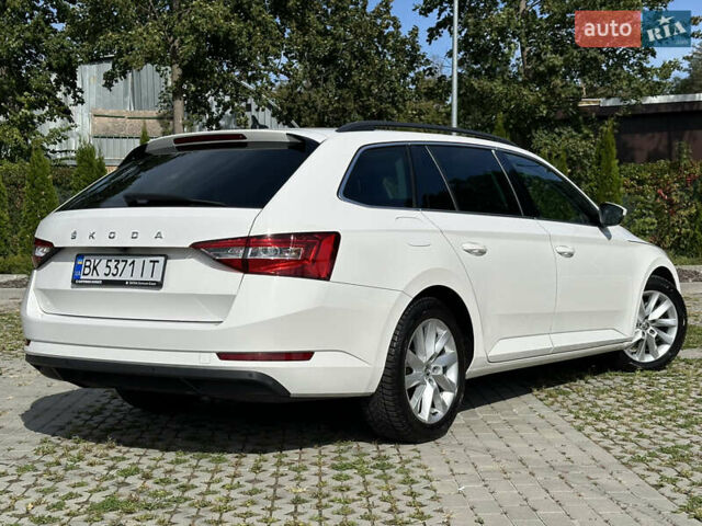 Білий Шкода Суперб, об'ємом двигуна 1.97 л та пробігом 56 тис. км за 28000 $, фото 3 на Automoto.ua