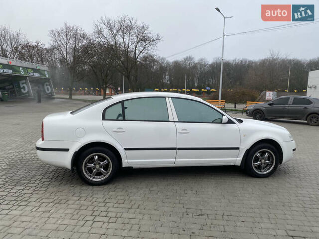 Белый Шкода Суперб, объемом двигателя 1.78 л и пробегом 240 тыс. км за 5000 $, фото 6 на Automoto.ua