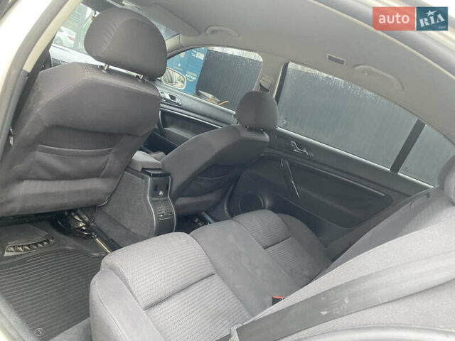 Белый Шкода Суперб, объемом двигателя 1.78 л и пробегом 240 тыс. км за 5000 $, фото 42 на Automoto.ua