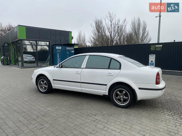 Белый Шкода Суперб, объемом двигателя 1.78 л и пробегом 240 тыс. км за 5000 $, фото 15 на Automoto.ua