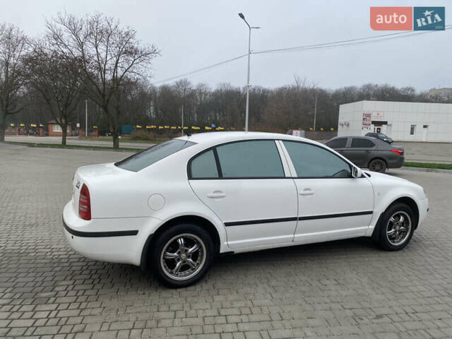 Белый Шкода Суперб, объемом двигателя 1.78 л и пробегом 240 тыс. км за 5000 $, фото 7 на Automoto.ua
