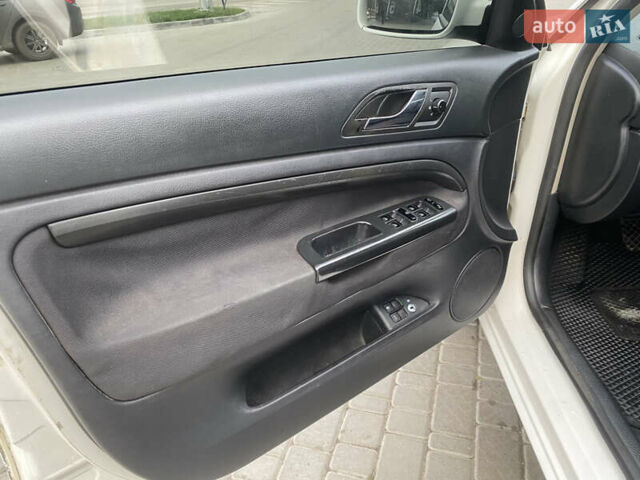 Белый Шкода Суперб, объемом двигателя 1.78 л и пробегом 240 тыс. км за 5000 $, фото 39 на Automoto.ua