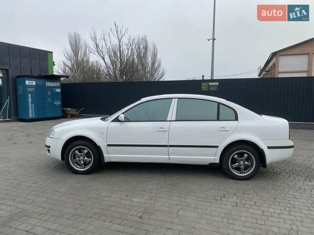 Белый Шкода Суперб, объемом двигателя 1.78 л и пробегом 240 тыс. км за 5000 $, фото 16 на Automoto.ua