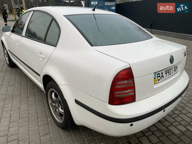 Белый Шкода Суперб, объемом двигателя 1.78 л и пробегом 240 тыс. км за 5000 $, фото 32 на Automoto.ua