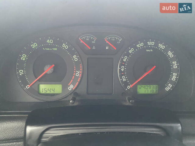 Белый Шкода Суперб, объемом двигателя 1.78 л и пробегом 240 тыс. км за 5000 $, фото 53 на Automoto.ua