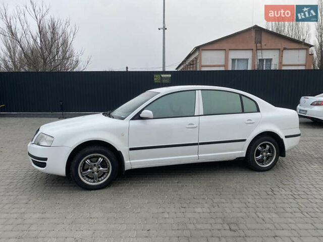 Белый Шкода Суперб, объемом двигателя 1.78 л и пробегом 240 тыс. км за 5000 $, фото 17 на Automoto.ua