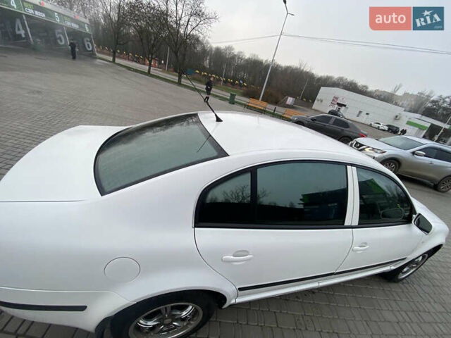 Белый Шкода Суперб, объемом двигателя 1.78 л и пробегом 240 тыс. км за 5000 $, фото 33 на Automoto.ua