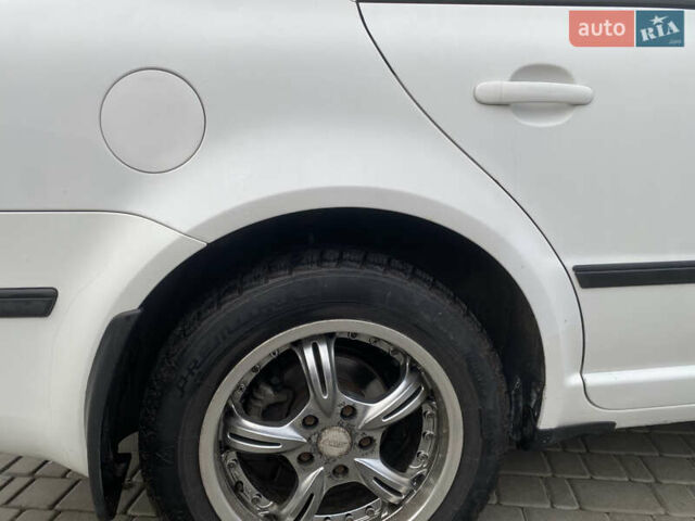 Белый Шкода Суперб, объемом двигателя 1.78 л и пробегом 240 тыс. км за 5000 $, фото 35 на Automoto.ua