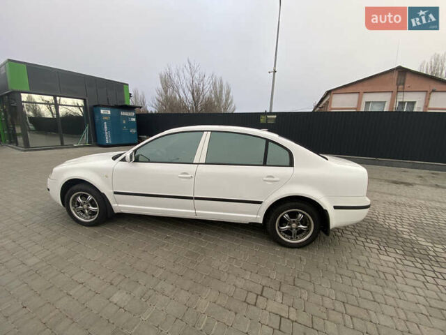 Белый Шкода Суперб, объемом двигателя 1.78 л и пробегом 240 тыс. км за 5000 $, фото 28 на Automoto.ua