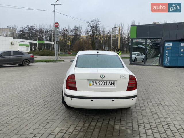 Белый Шкода Суперб, объемом двигателя 1.78 л и пробегом 240 тыс. км за 5000 $, фото 11 на Automoto.ua