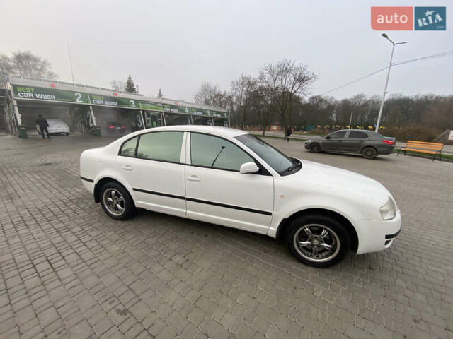 Белый Шкода Суперб, объемом двигателя 1.78 л и пробегом 240 тыс. км за 5000 $, фото 22 на Automoto.ua