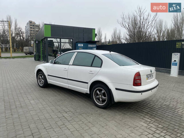 Белый Шкода Суперб, объемом двигателя 1.78 л и пробегом 240 тыс. км за 5000 $, фото 14 на Automoto.ua