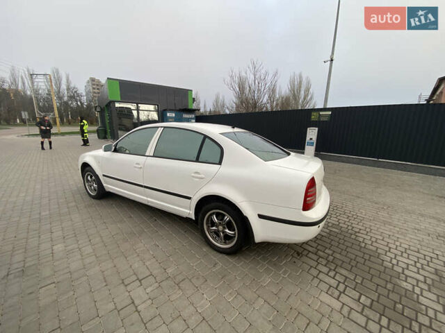 Белый Шкода Суперб, объемом двигателя 1.78 л и пробегом 240 тыс. км за 5000 $, фото 27 на Automoto.ua