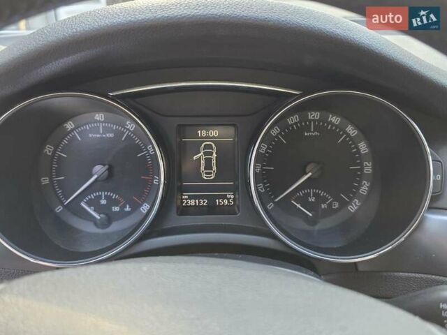 Білий Шкода Суперб, об'ємом двигуна 1.8 л та пробігом 238 тис. км за 8700 $, фото 16 на Automoto.ua