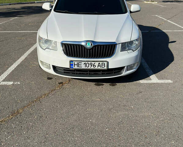 Білий Шкода Суперб, об'ємом двигуна 1.8 л та пробігом 246 тис. км за 8000 $, фото 1 на Automoto.ua