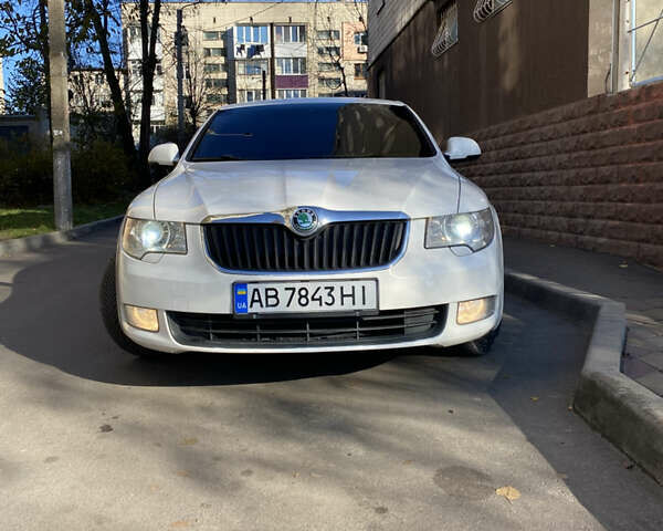 Белый Шкода Суперб, объемом двигателя 1.8 л и пробегом 326 тыс. км за 7000 $, фото 29 на Automoto.ua