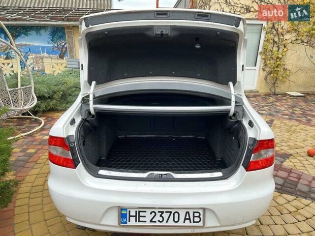 Білий Шкода Суперб, об'ємом двигуна 1.8 л та пробігом 368 тис. км за 6250 $, фото 5 на Automoto.ua