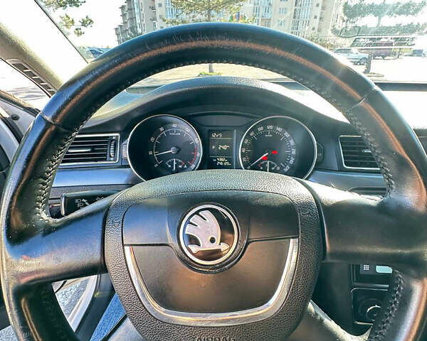 Білий Шкода Суперб, об'ємом двигуна 1.8 л та пробігом 246 тис. км за 8000 $, фото 8 на Automoto.ua