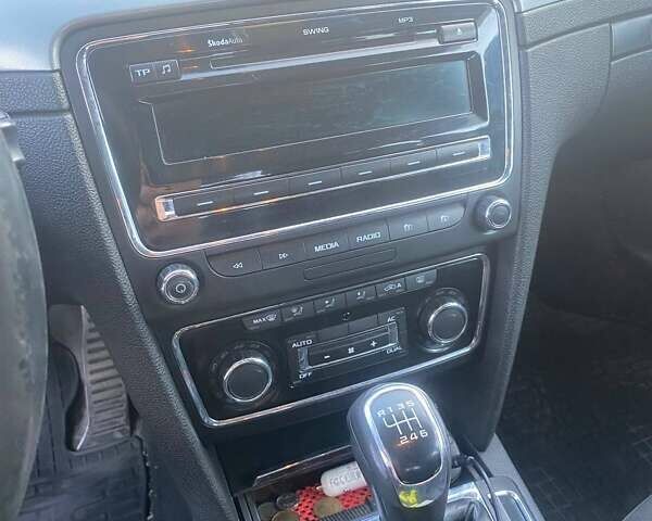 Белый Шкода Суперб, объемом двигателя 1.8 л и пробегом 183 тыс. км за 7400 $, фото 3 на Automoto.ua