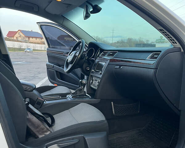 Белый Шкода Суперб, объемом двигателя 2 л и пробегом 270 тыс. км за 8700 $, фото 19 на Automoto.ua