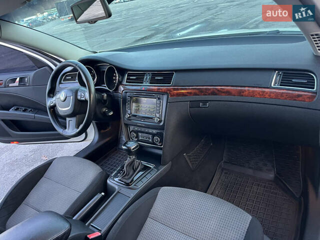 Белый Шкода Суперб, объемом двигателя 2 л и пробегом 270 тыс. км за 8700 $, фото 22 на Automoto.ua