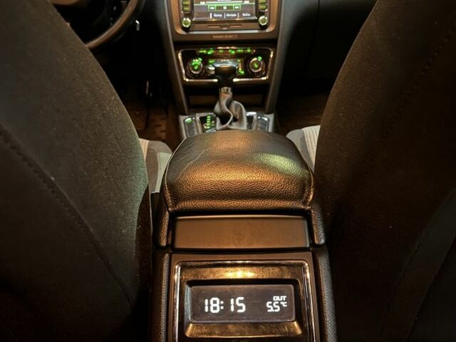 Білий Шкода Суперб, об'ємом двигуна 2 л та пробігом 270 тис. км за 9300 $, фото 16 на Automoto.ua