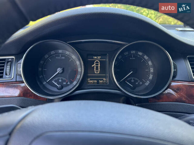 Белый Шкода Суперб, объемом двигателя 1.97 л и пробегом 184 тыс. км за 11700 $, фото 3 на Automoto.ua