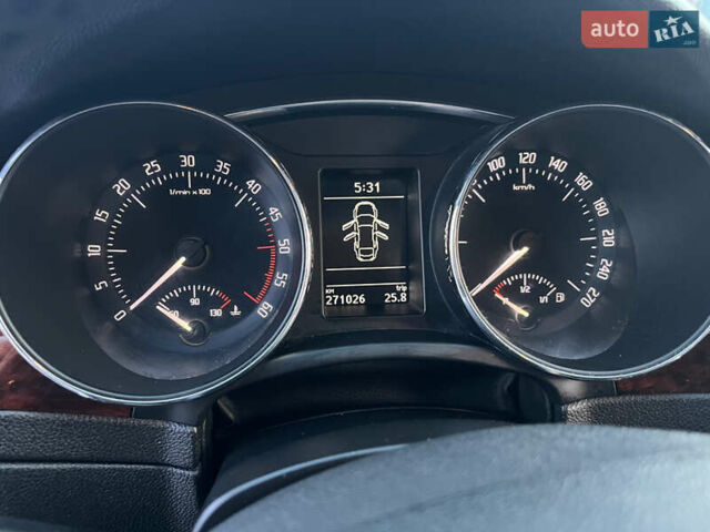 Белый Шкода Суперб, объемом двигателя 2 л и пробегом 270 тыс. км за 8700 $, фото 16 на Automoto.ua