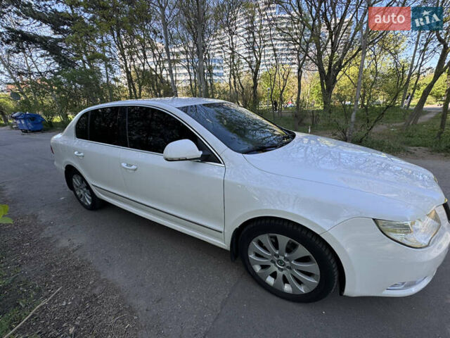 Белый Шкода Суперб, объемом двигателя 1.97 л и пробегом 184 тыс. км за 11700 $, фото 8 на Automoto.ua