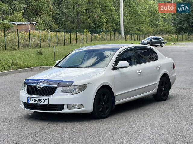 Белый Шкода Суперб, объемом двигателя 1.9 л и пробегом 250 тыс. км за 6500 $, фото 1 на Automoto.ua
