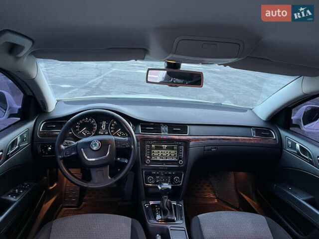 Белый Шкода Суперб, объемом двигателя 2 л и пробегом 270 тыс. км за 8700 $, фото 15 на Automoto.ua