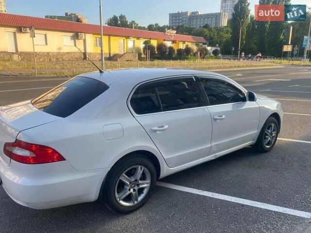 Белый Шкода Суперб, объемом двигателя 1.8 л и пробегом 183 тыс. км за 7400 $, фото 12 на Automoto.ua
