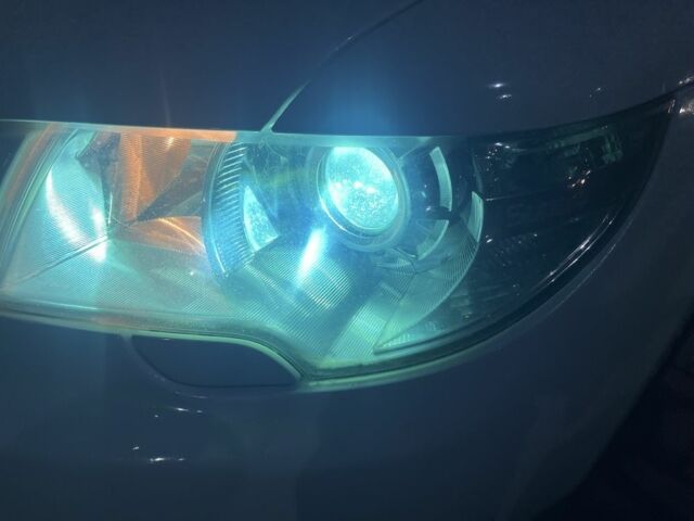 Білий Шкода Суперб, об'ємом двигуна 2 л та пробігом 270 тис. км за 9300 $, фото 10 на Automoto.ua