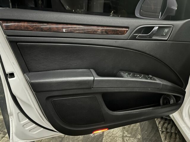 Білий Шкода Суперб, об'ємом двигуна 2 л та пробігом 270 тис. км за 9300 $, фото 21 на Automoto.ua