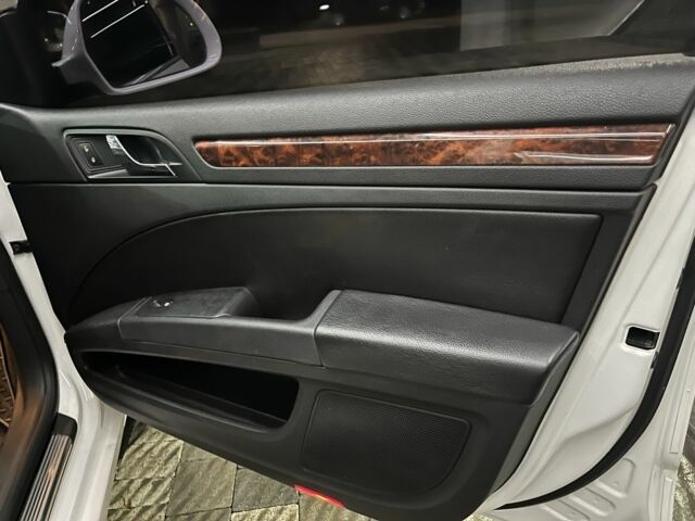 Білий Шкода Суперб, об'ємом двигуна 2 л та пробігом 270 тис. км за 9300 $, фото 23 на Automoto.ua