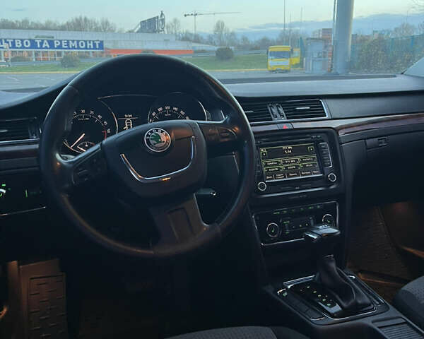 Белый Шкода Суперб, объемом двигателя 2 л и пробегом 270 тыс. км за 8700 $, фото 14 на Automoto.ua