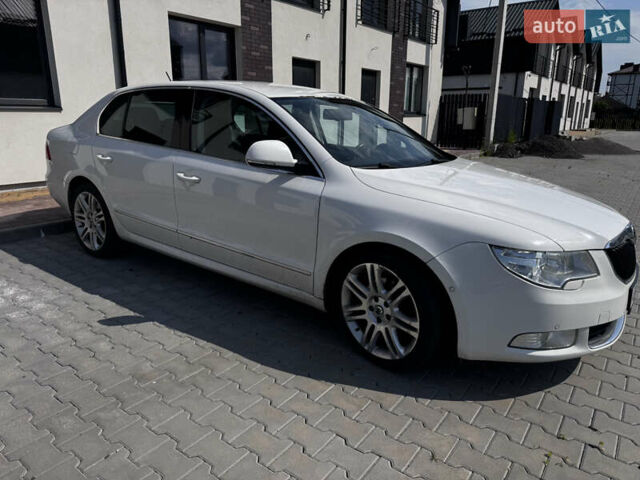 Белый Шкода Суперб, объемом двигателя 1.8 л и пробегом 163 тыс. км за 8900 $, фото 7 на Automoto.ua