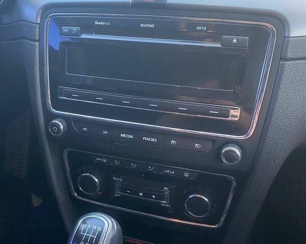 Белый Шкода Суперб, объемом двигателя 1.8 л и пробегом 183 тыс. км за 7400 $, фото 7 на Automoto.ua