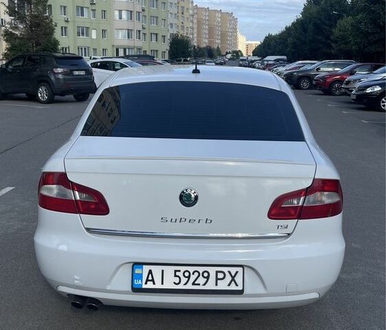 Білий Шкода Суперб, об'ємом двигуна 1.8 л та пробігом 283 тис. км за 7999 $, фото 6 на Automoto.ua