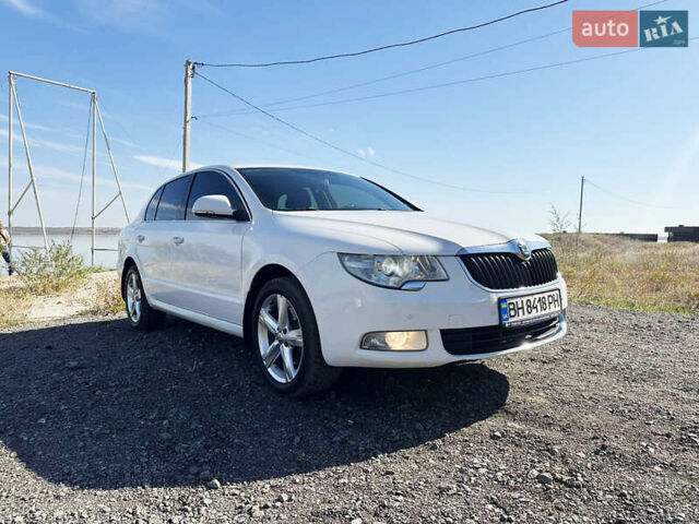 Белый Шкода Суперб, объемом двигателя 1.8 л и пробегом 238 тыс. км за 8500 $, фото 4 на Automoto.ua