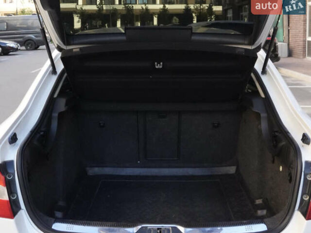 Білий Шкода Суперб, об'ємом двигуна 1.8 л та пробігом 285 тис. км за 8200 $, фото 9 на Automoto.ua