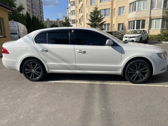 Білий Шкода Суперб, об'ємом двигуна 1.8 л та пробігом 283 тис. км за 7999 $, фото 3 на Automoto.ua