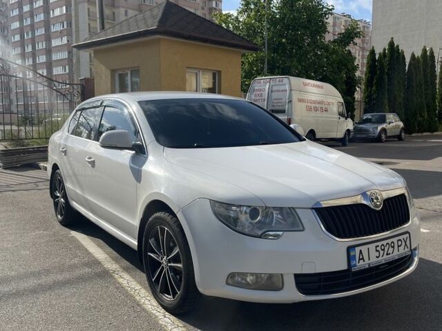 Білий Шкода Суперб, об'ємом двигуна 1.8 л та пробігом 283 тис. км за 7999 $, фото 1 на Automoto.ua